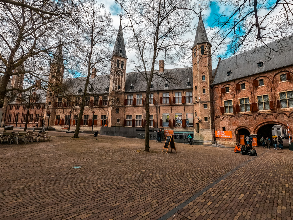 Abdij middelburg klein - De 7 mooiste gebouwen van Middelburg in foto's