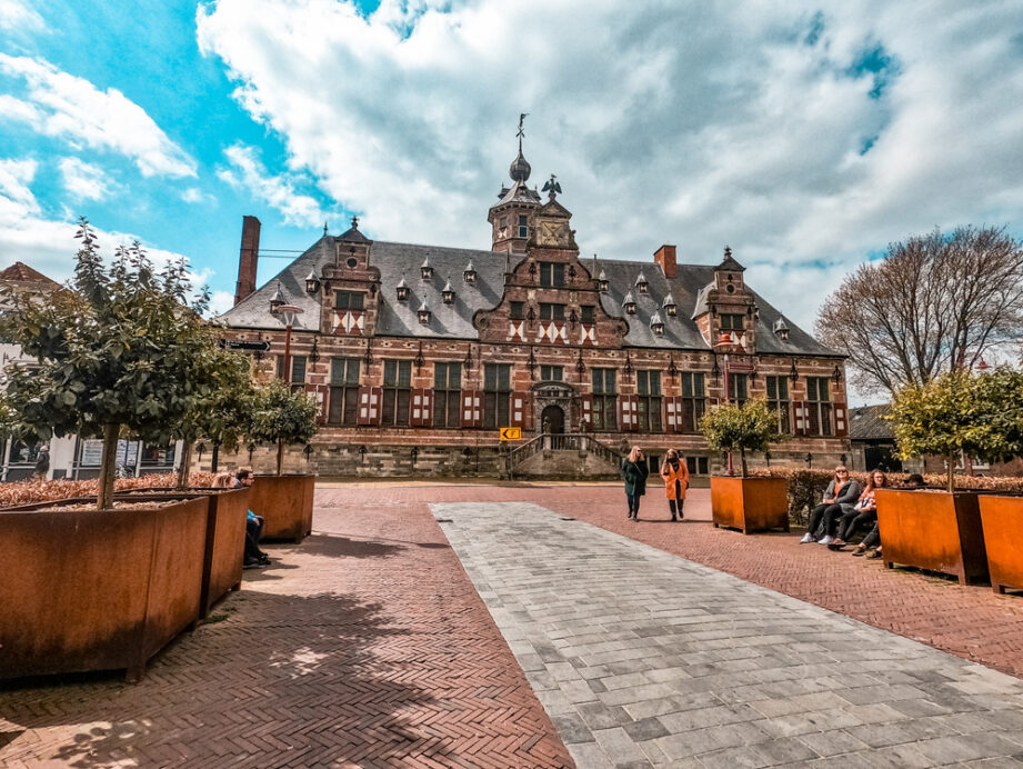 De 7 mooiste gebouwen van Middelburg in foto's - Travelling Pants