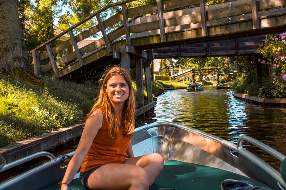 Giethoorn 9 - Varen in Giethoorn: dit wil je weten over het huren van een bootje